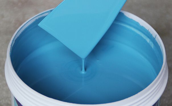 What is the specific operation process to extend the service life of insulating paint?