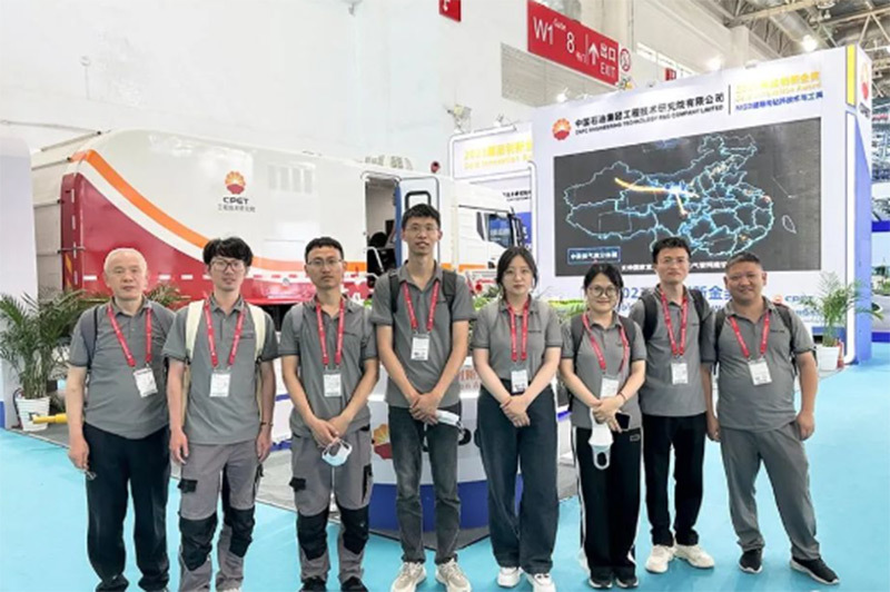 江苏拓创科研仪器有限公司，邰刘龙总经理带队参观第二十三届中国国际石油石化技术装备展览会，受益匪浅。