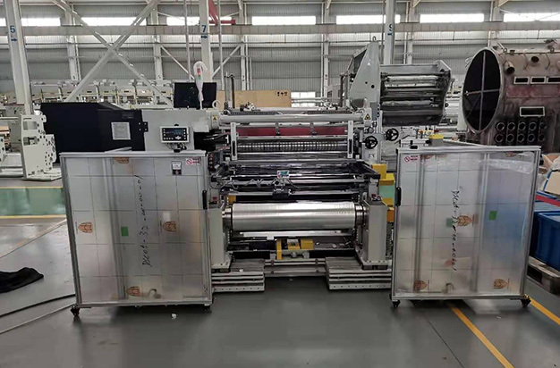 Japan Toray ultra thin film slitting machine has been commissioned, and will be exported to customers immediately.