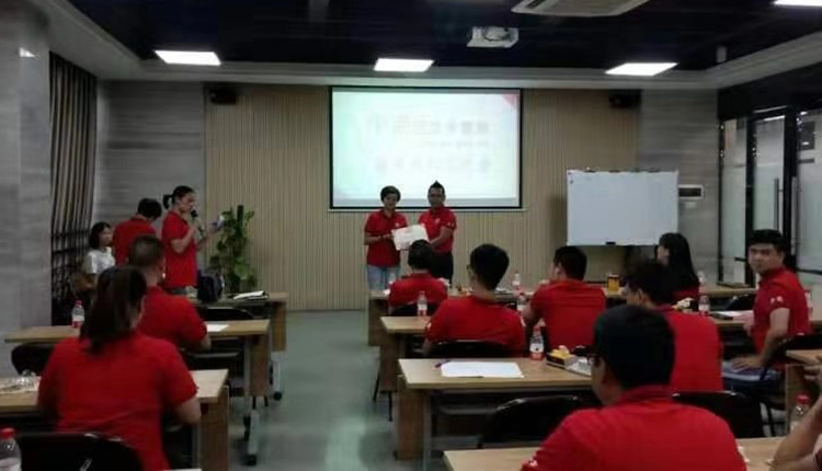佛山牛商企業(yè)扒皮會(huì)，金威瑪：每一次扒皮都是學(xué)習(xí)