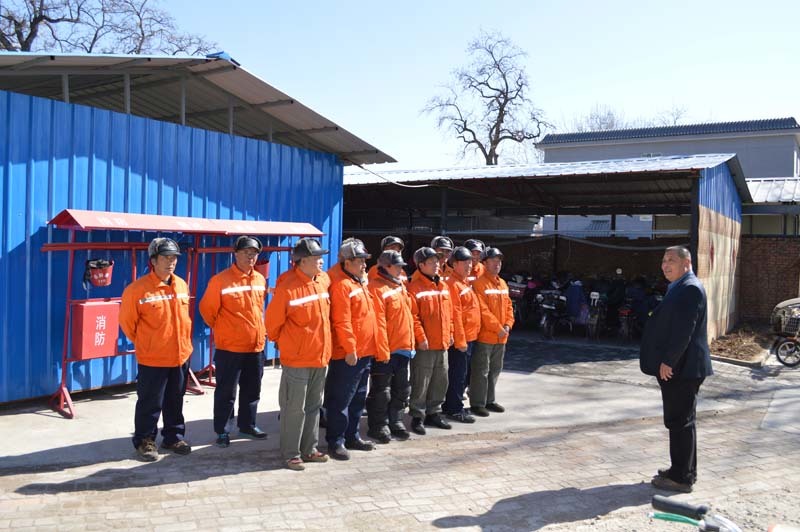 过街天桥、地下通道作业团队