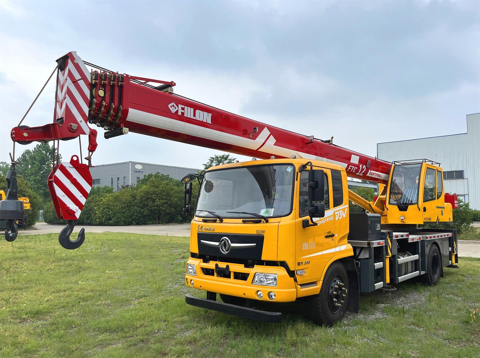 Truck Crane Mobile Crane Small Truck With Crane Hydraulic Crane 12T