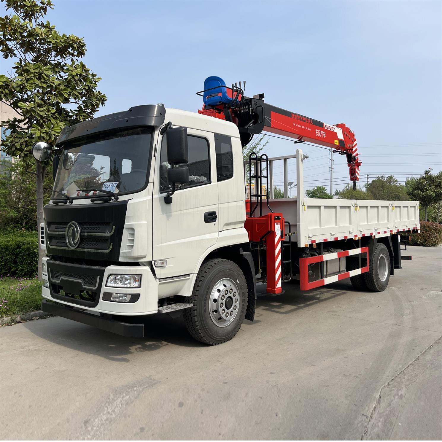 Boom Truck Crane Hydraulic Crane Factory Lorry Crane 8Ton Crane Manipulator