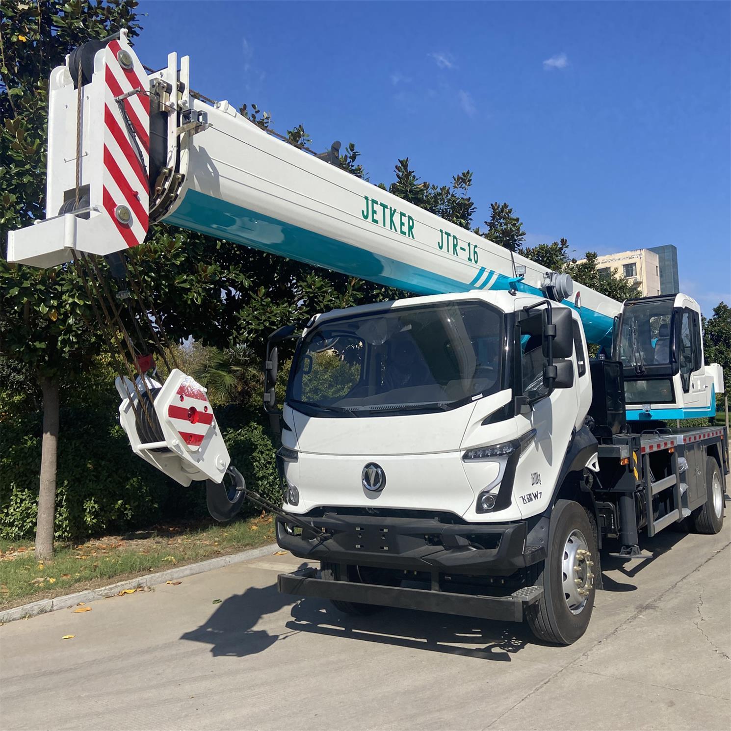 Mobile Crane Truck With Crane 16Ton Truck With Winch
