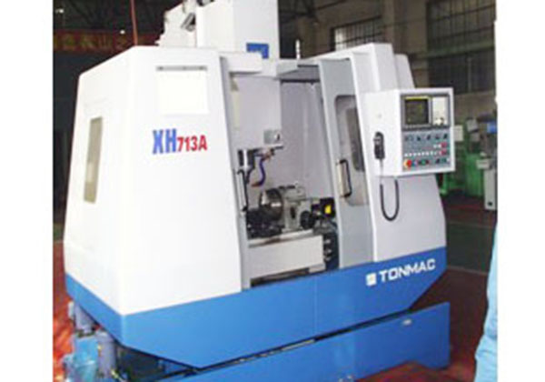 XH713A vertical machining center