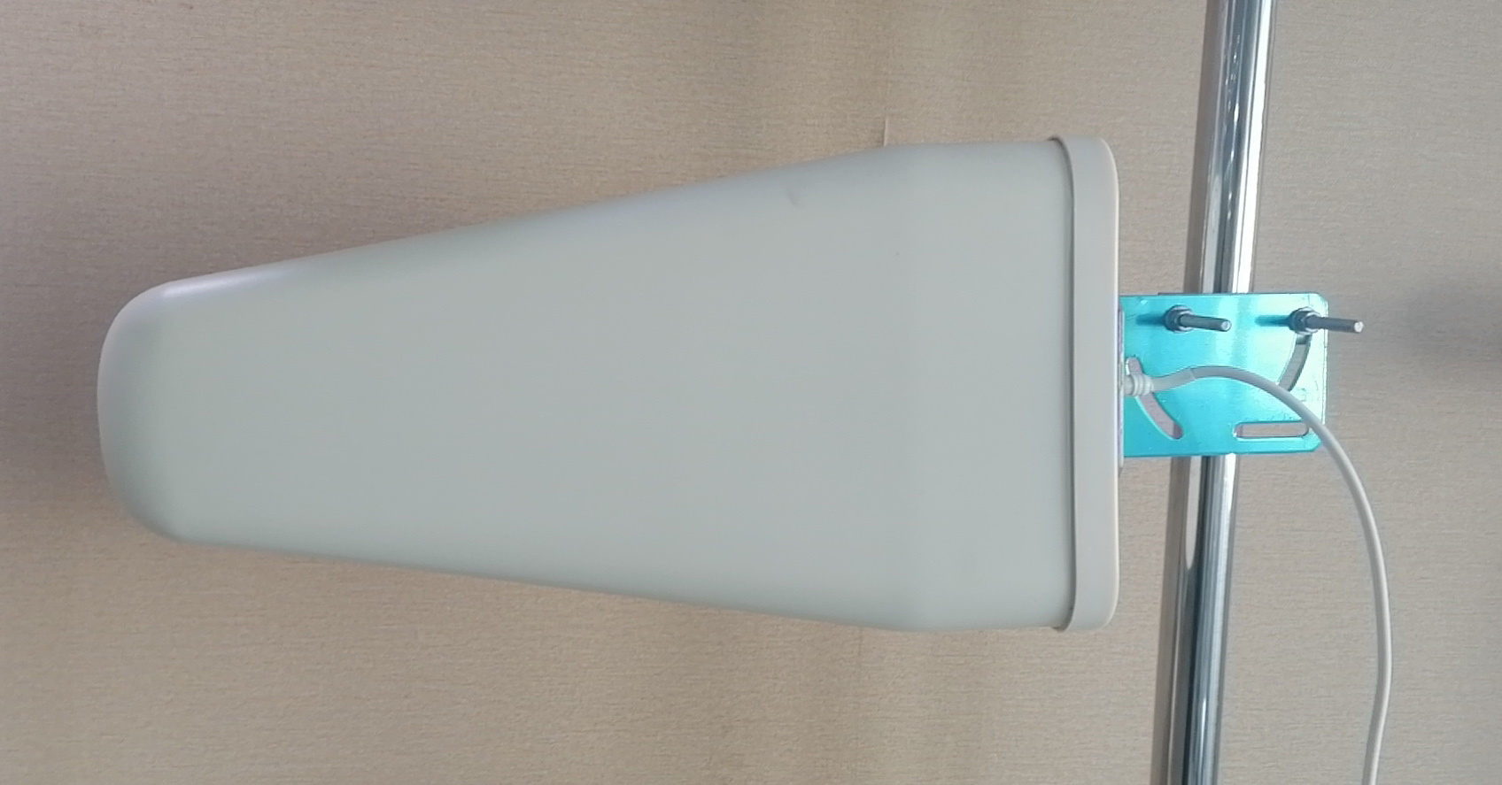 Ultra Broadband 5G 3300-3800MHz LPDA Outdoor Yagi Directional Roof Antenna