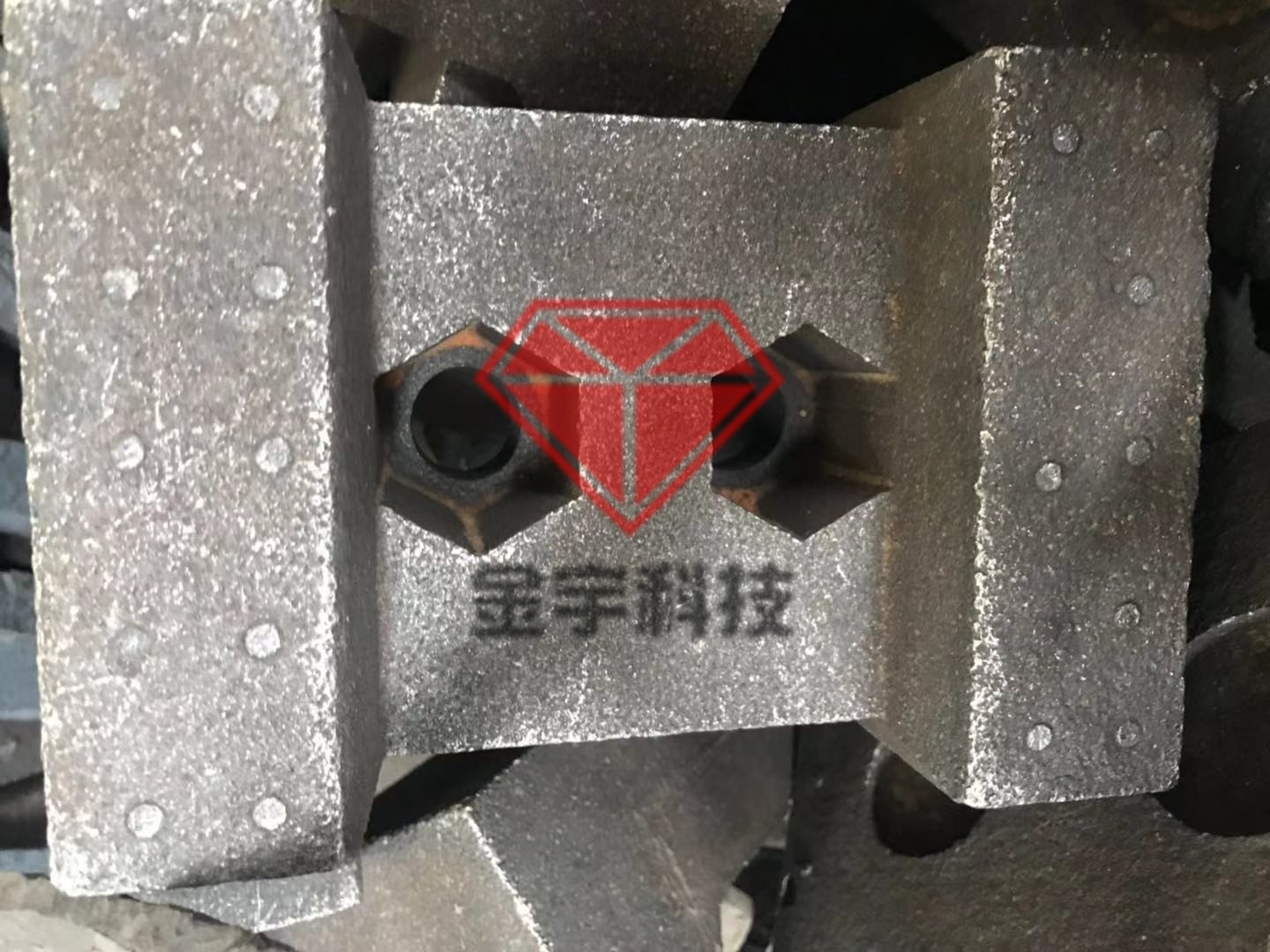为什么你之前用的合金锤头不耐磨？