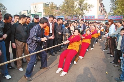 Jinyu company held a tug of war event
