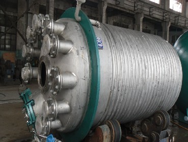 化工厂压力容器