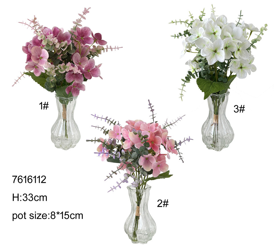 33cm hydrangea in glass vase