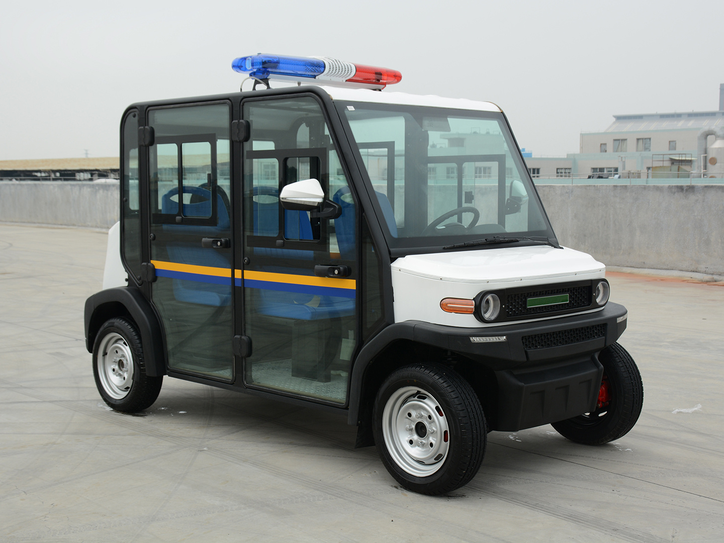 4座封閉式巡邏車S4.PBF