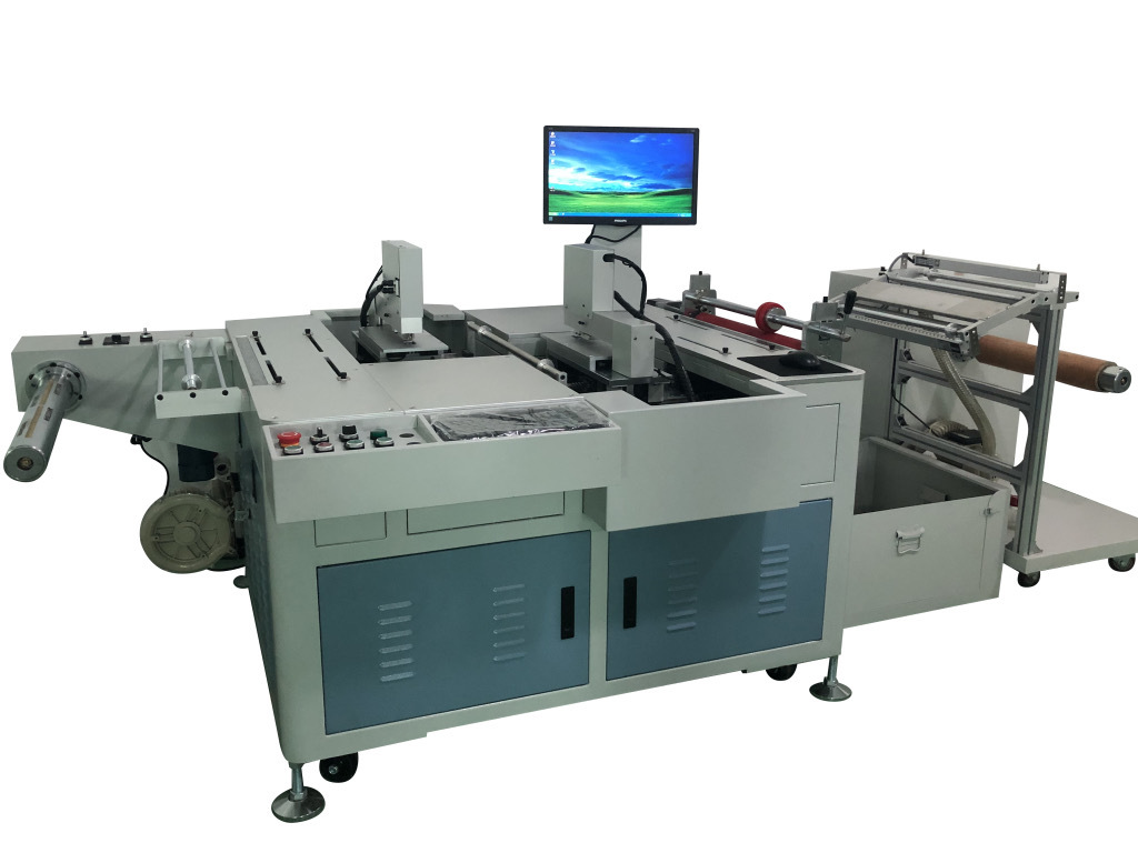 Dislocation type moving roll punching machine