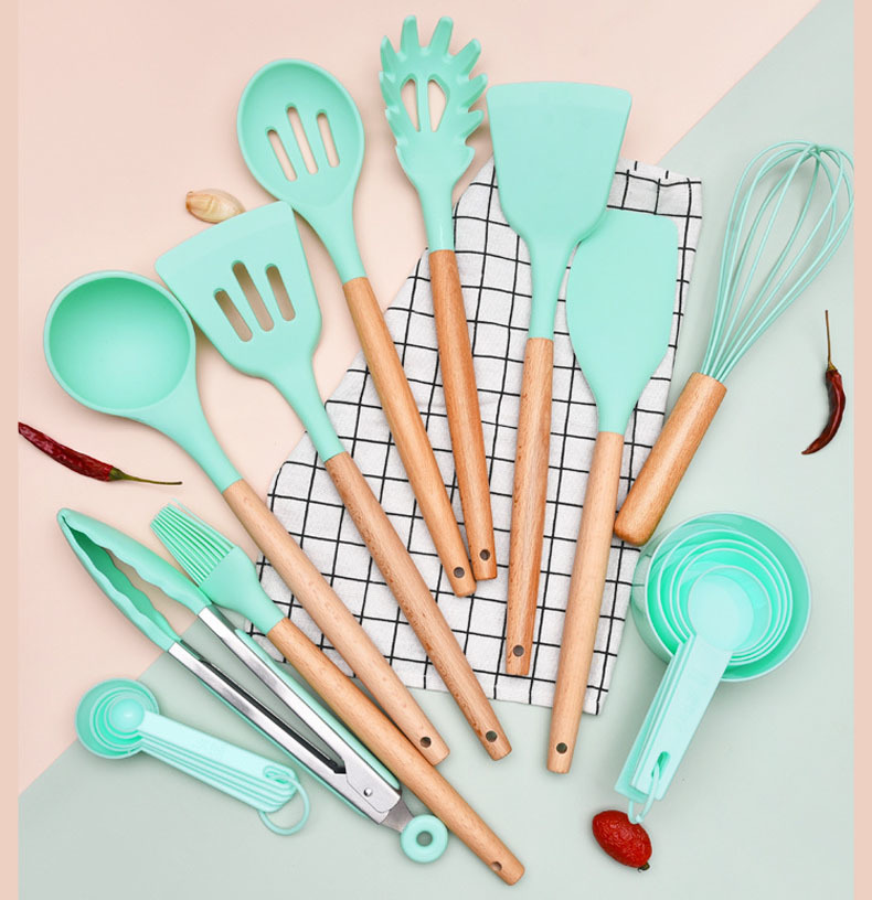 Silicone spoon and spatula with wooden handle