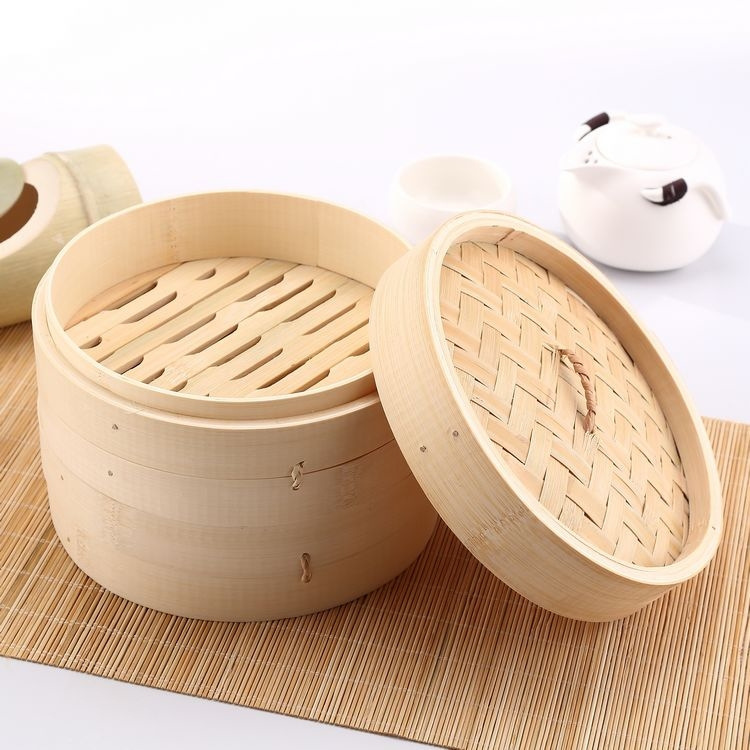 Bamboo steamer with yellow lid