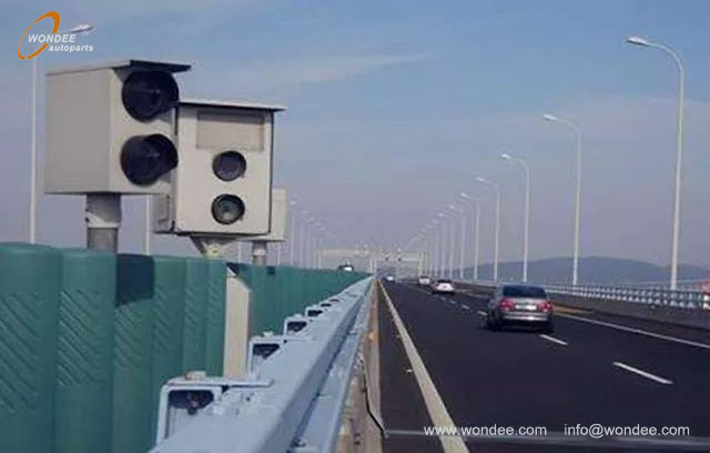 What is the principle of interval speed measurement on highways? Will speeding be definitely caught on camera?