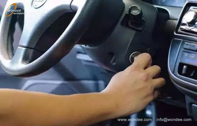 Will the car stop faster if the brakes fail and the engine stalls immediately? Is there any other better operation?