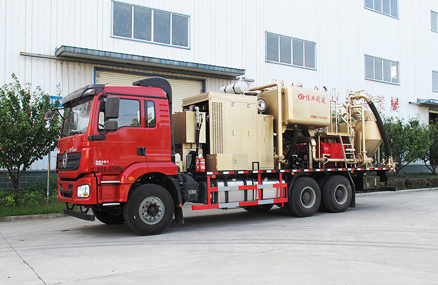 SNC40-17型固井水泥车