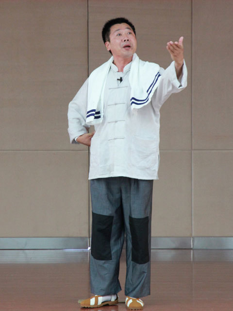 我公司张秀林同志表演京剧名段