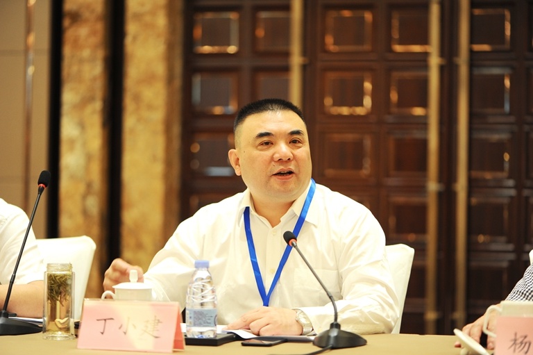 南通五建召开2017年半年工作会议