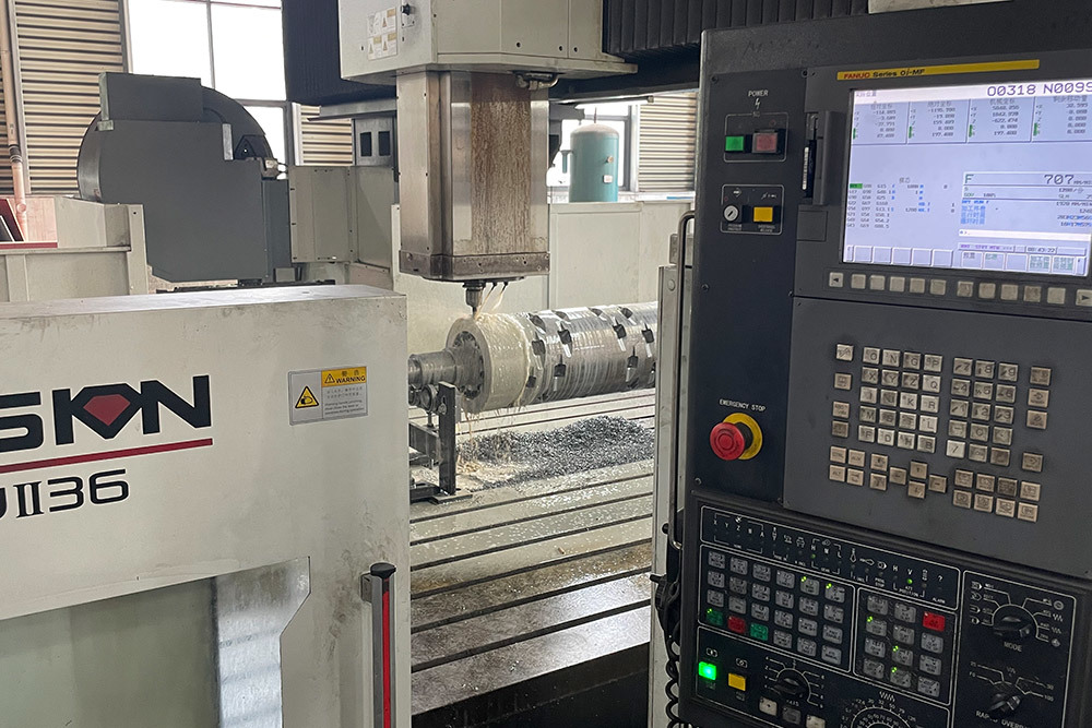 Gantry machining center milling shaft