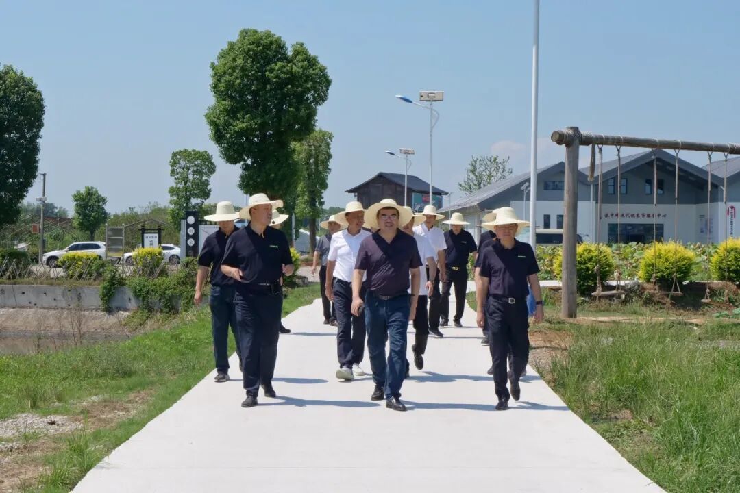 安徽省水利厅基本建设管理局党委书记、局长王伟一行至中联重科专题调研智慧农业，共商大型灌区现代农业发展新模式