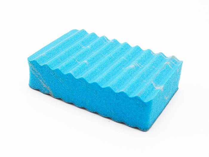 Wave Pattern Cleaning Brush