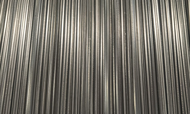 建設(shè)機(jī)械(600984.SH)2022年向?qū)嵖厝讼聦倨髽I(yè)采購(gòu)生產(chǎn)用鋼材共計(jì)895.66噸