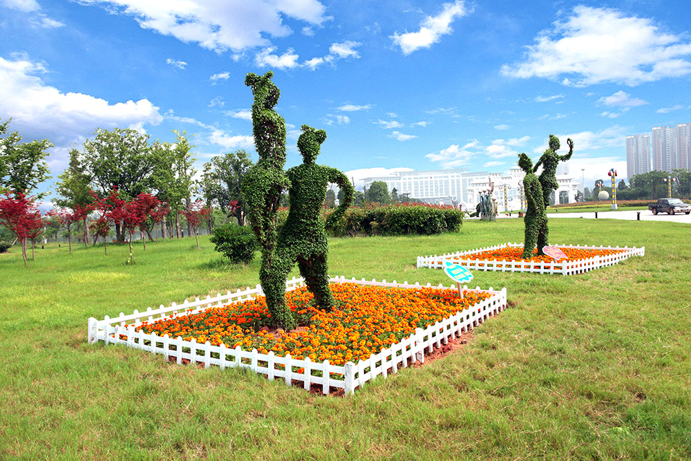 江西抚州-名人雕塑园