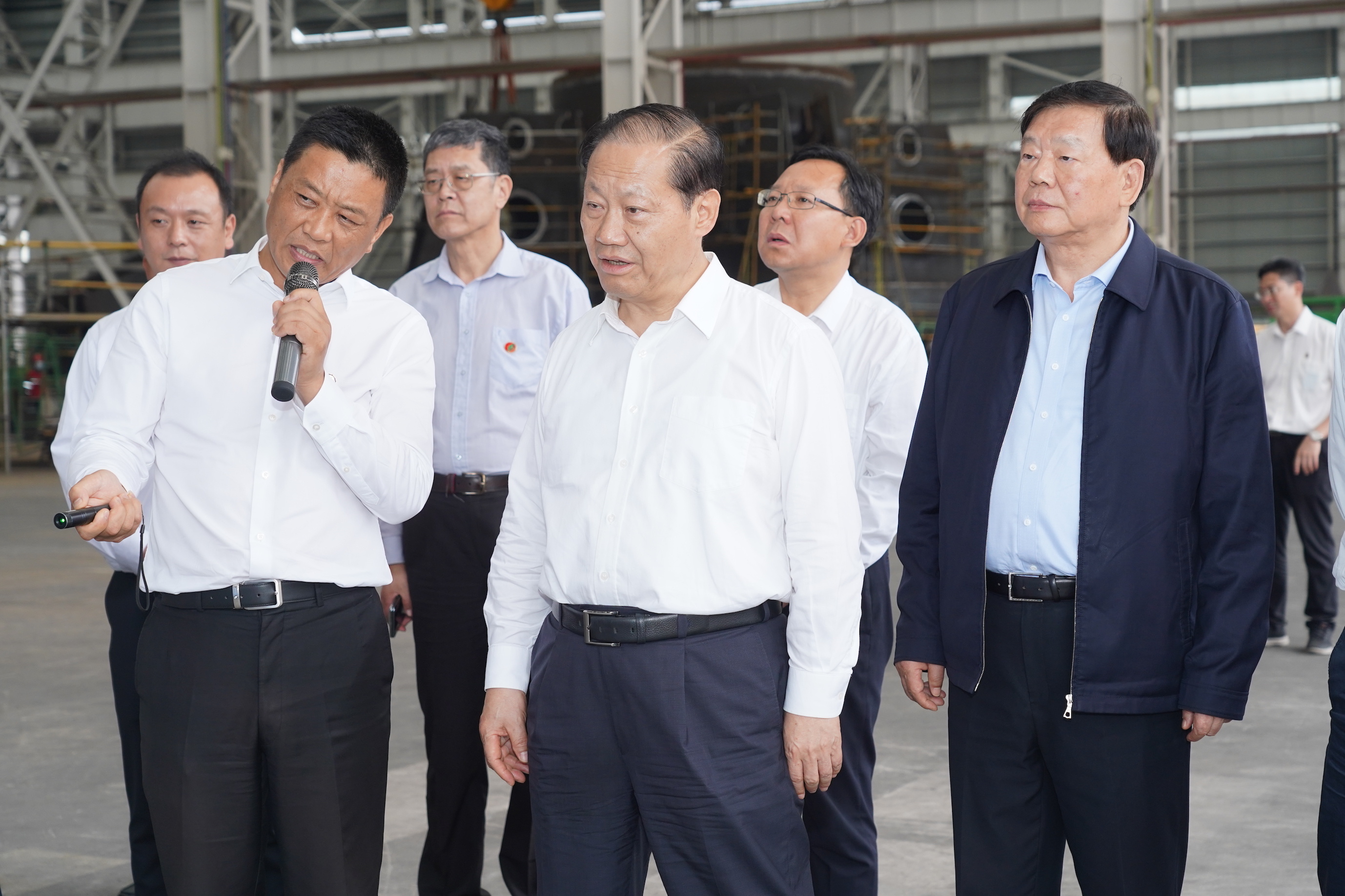 彭清華在廣西調(diào)研時強調(diào)以更大擔(dān)當(dāng)作為 服務(wù)建設(shè)更為緊密的中國—東盟命運共同體