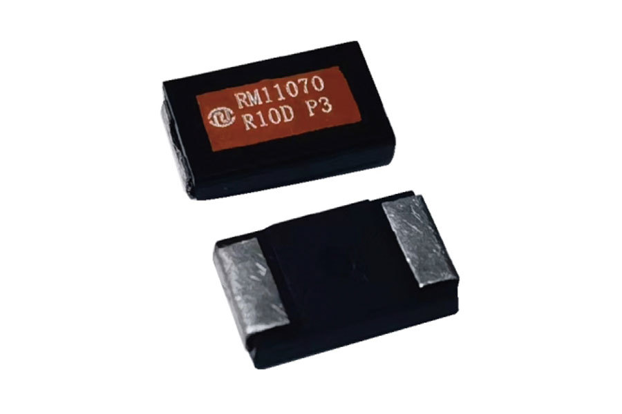 RM11070型表贴式合金电阻器
