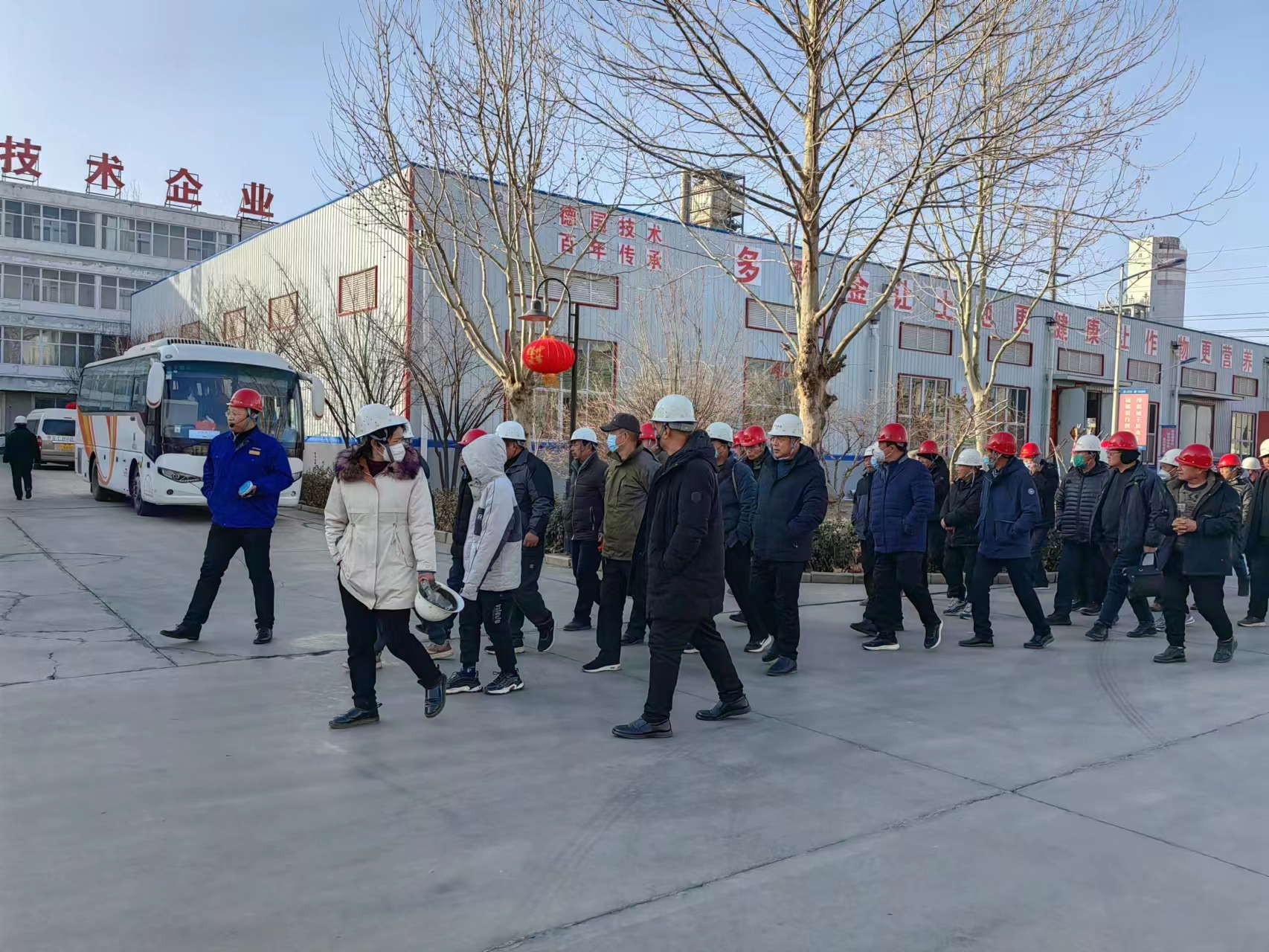 河南客戶“百人團(tuán)”到中農(nóng)金瑞參觀學(xué)習(xí) 感受“多酶金”高科技魅力