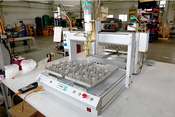 Automatic dispensing equipment