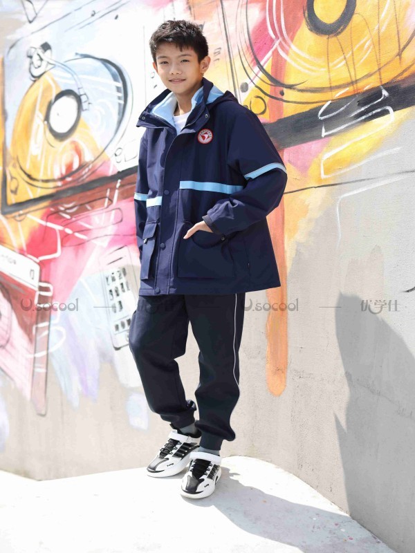 校服