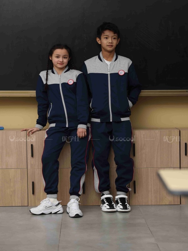 校服