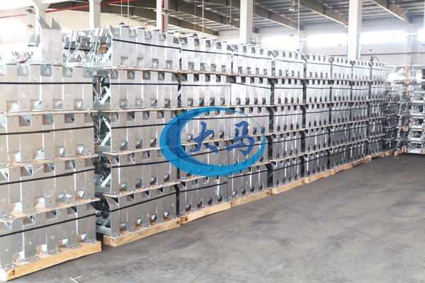 Pallet bracket
