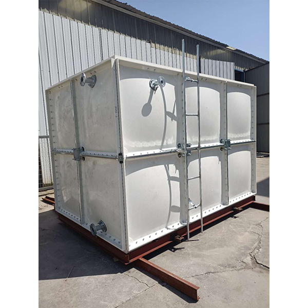 Fiberglass water tank