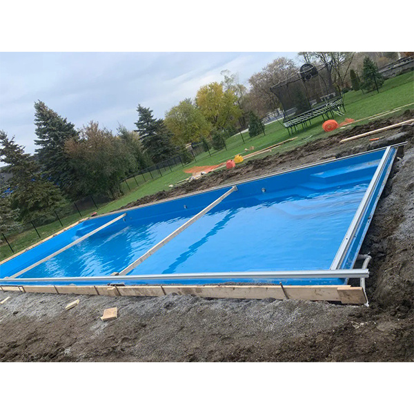 Fiberglass swimming pool