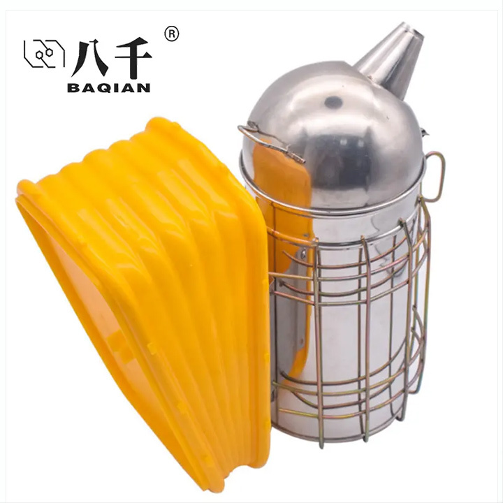 Bee Smoker 07