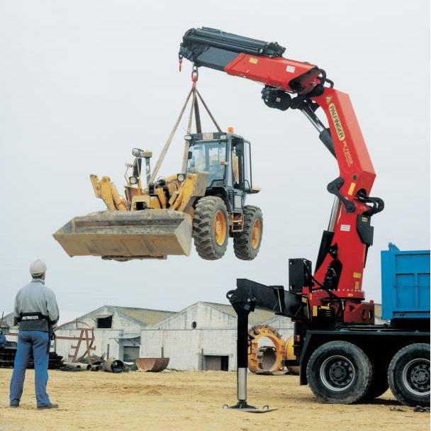 Application of hydraulic winch and rotary device in truck crane