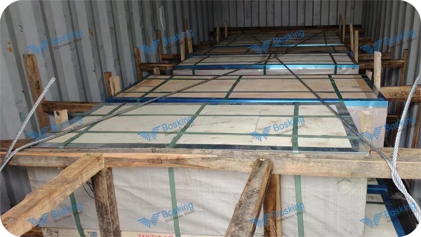 Container Loading of Stainless Steel Sheets Container Loading of Stainless Steel Sheets