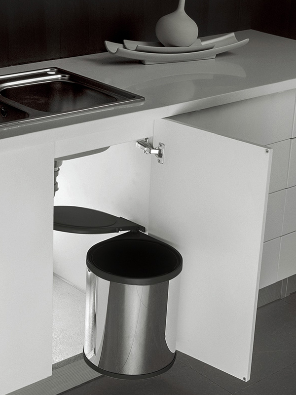 Waste bin