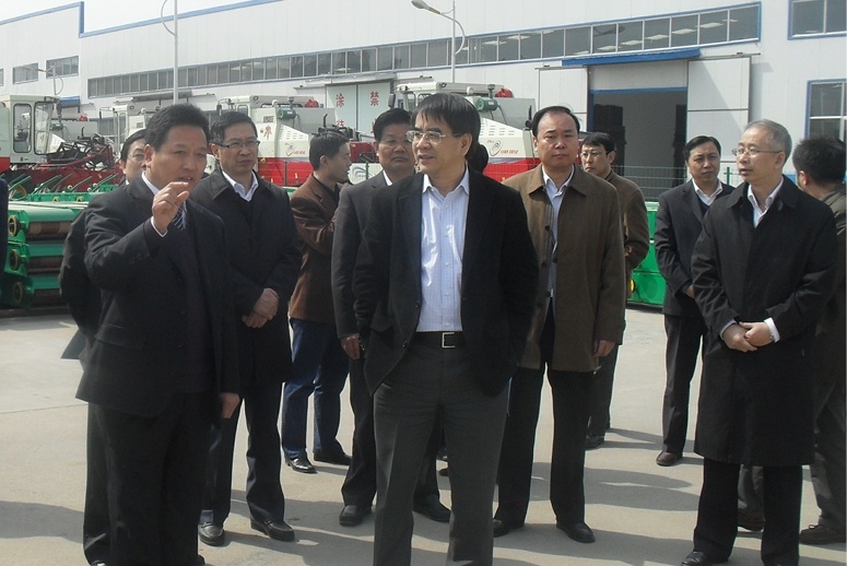 Zhang Laiwu, former Vice Minister of the Ministry of Science and Technology, came to the company to inspect the work