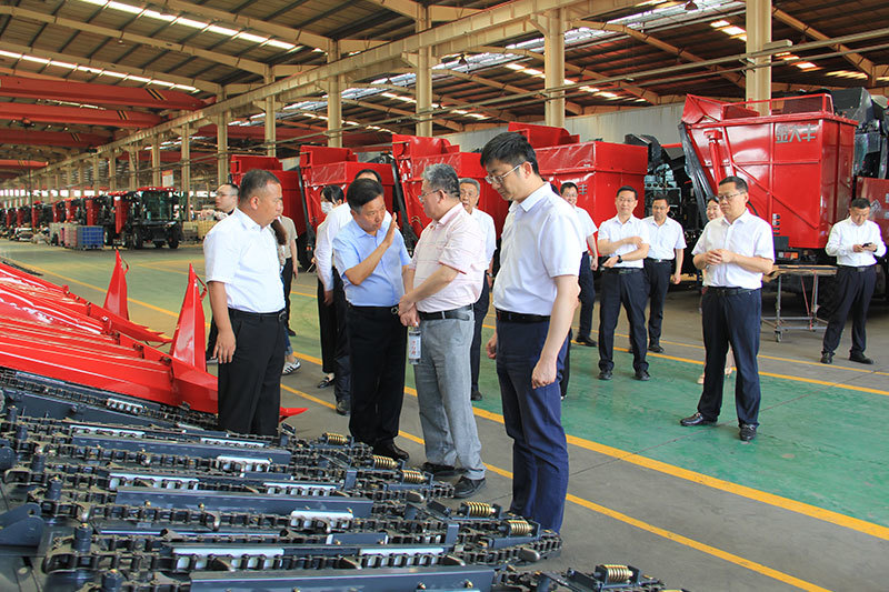 Shu Chaohui, the second-level inspector of the Industrial Policy and Regulations Department of the Ministry of Industry and Information Technology, came to the company to guide the work