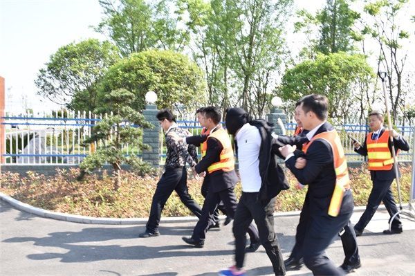 當收費站遇到劫匪……