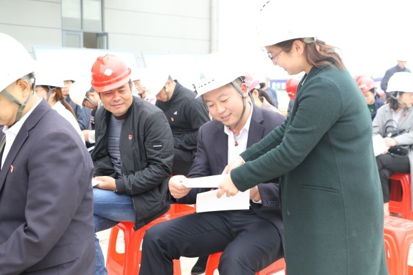 市金潤源集團公司開展十九大精神進工地活動