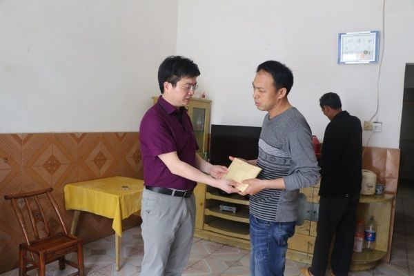 慰問重病職工 傳遞愛心真情