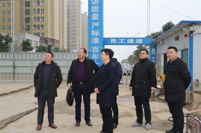 集團黨委開展節前走訪慰問