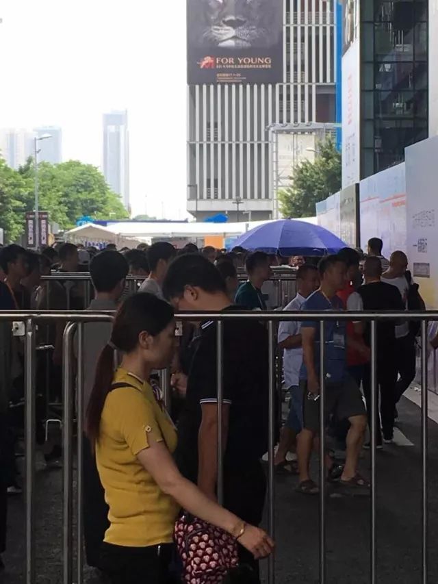  Yibo brings "Building a Home for Love" and participates in the Construction Expo for Love
