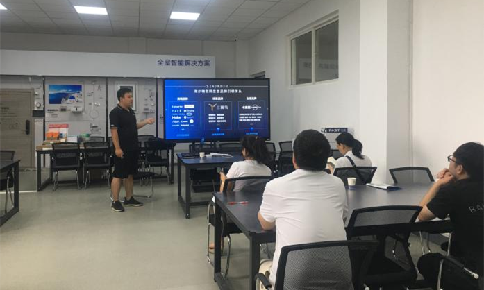 智能家居讓生活更美好——電子信息工程系進行智能家居裝調(diào)技能培訓(xùn)