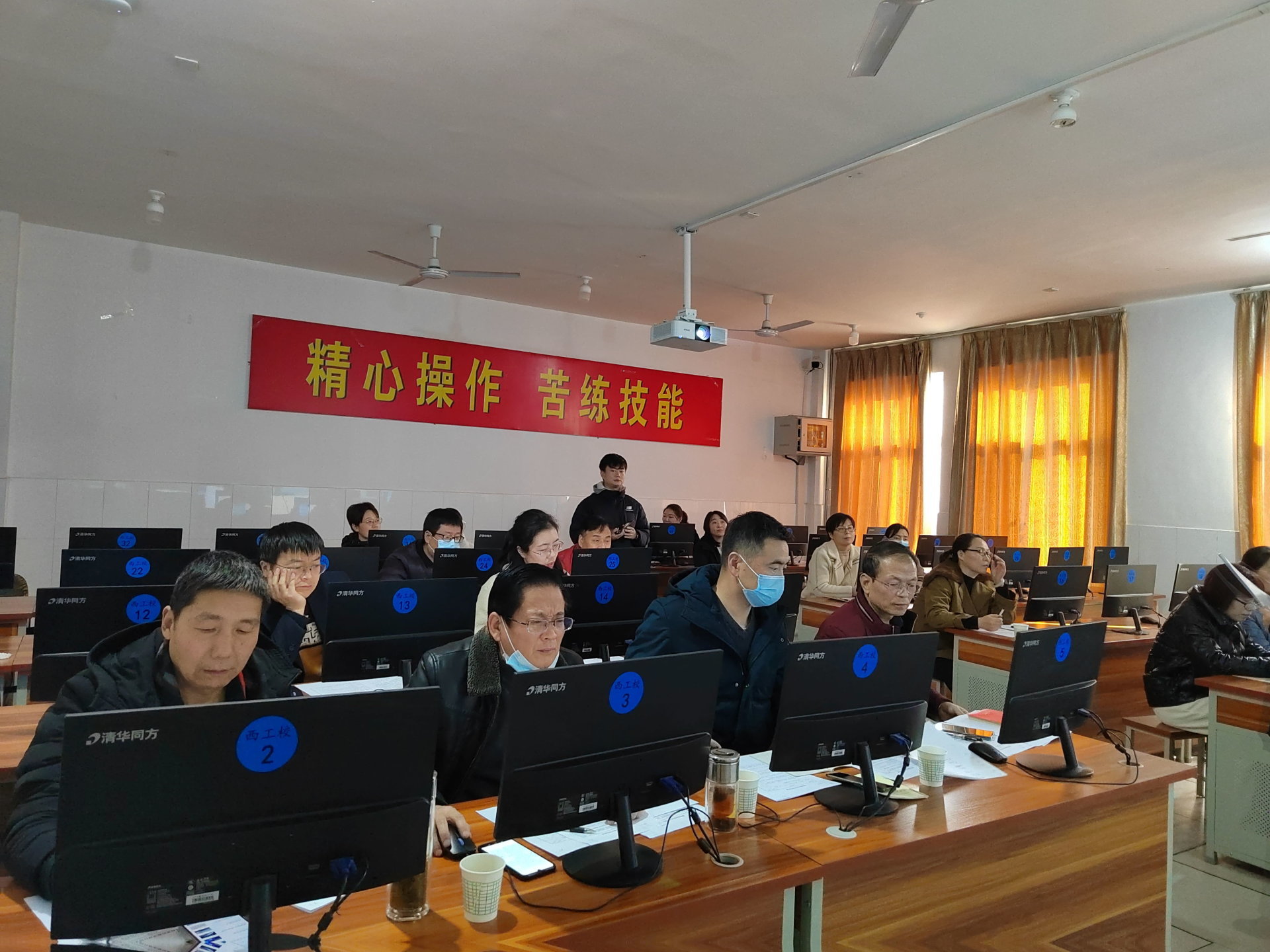 課程門(mén)門(mén)有思政 教師人人講育人——電子信息工程系課程思政教學(xué)設(shè)計(jì)比賽紀(jì)實(shí)